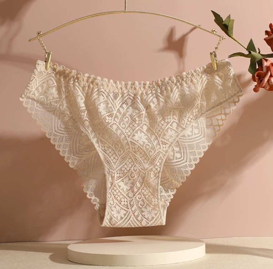 Culotte en Dentelle Croisée