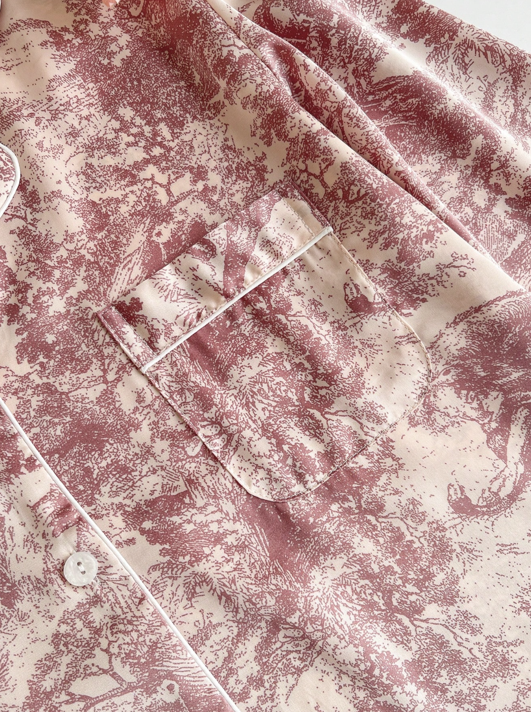 Pyjama Femme Satin de Soie Rose Imprimé – Ensemble Chic Manches Longues