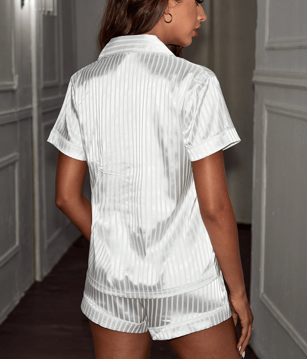 Lingeries Féminine Pyjama femme Pyjama satin blanc à rayures – Ensemble élégant à boutons pour femme